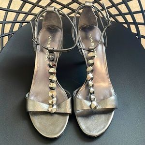 Via Spiga metallic gray heeled sandals size 6